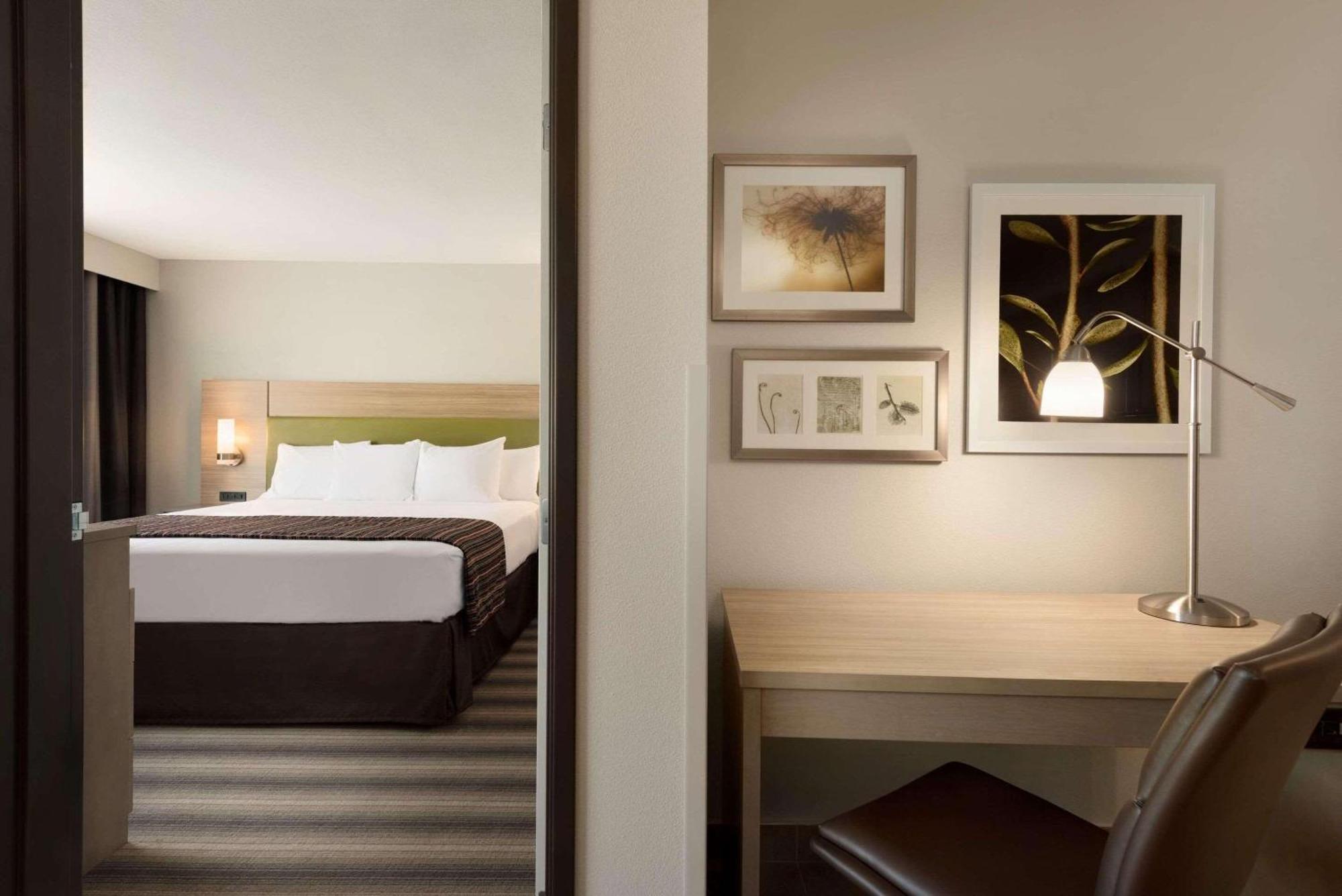 Country Inn & Suites By Radisson, Indianola, Ia Экстерьер фото
