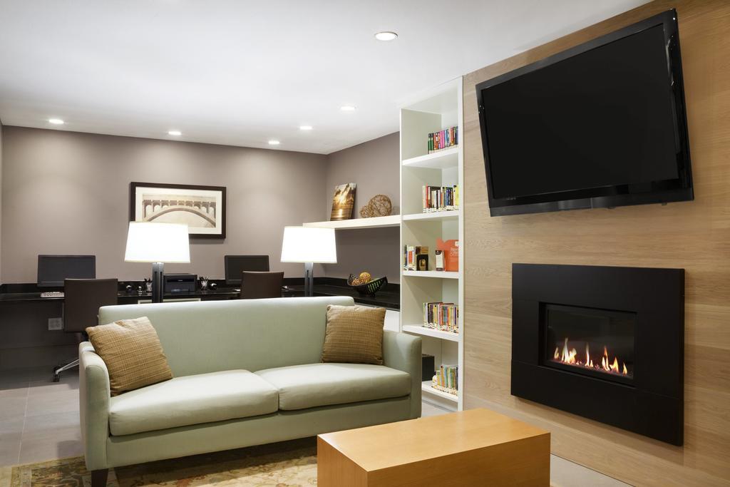 Country Inn & Suites By Radisson, Indianola, Ia Экстерьер фото