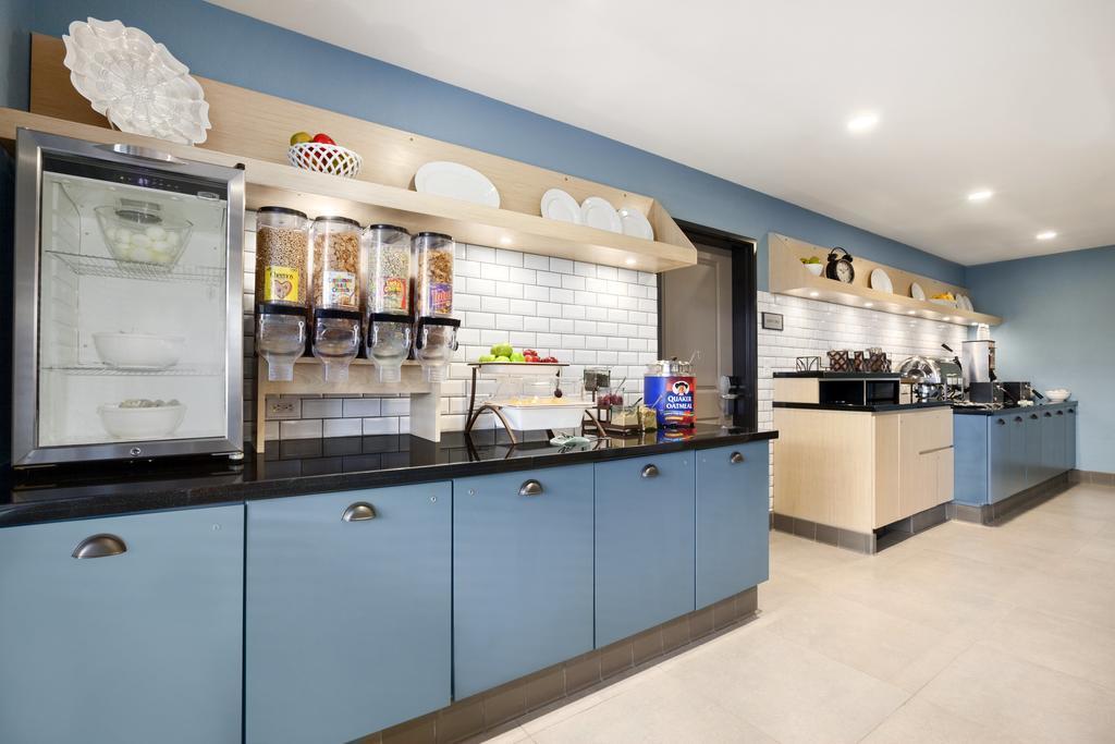 Country Inn & Suites By Radisson, Indianola, Ia Экстерьер фото