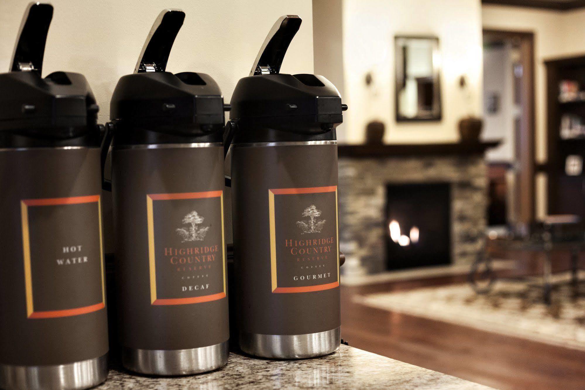 Country Inn & Suites By Radisson, Indianola, Ia Экстерьер фото
